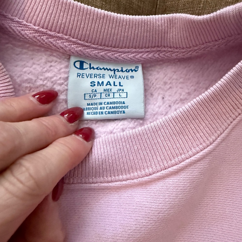 Champion Reverse Weave Violet Cropped Logo Sweatshirt - Picture 2 of 3